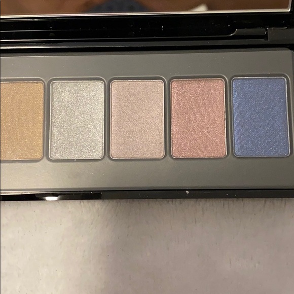 Elizabeth Arden eyeshadow pallete - Picture 4 of 4